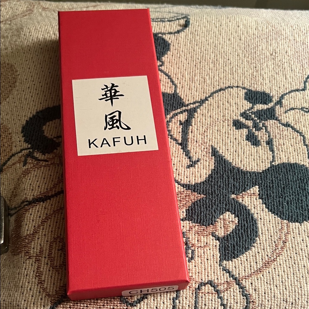 #1012+Red Chopsticks with Cat Holder - Picture 3 of 7